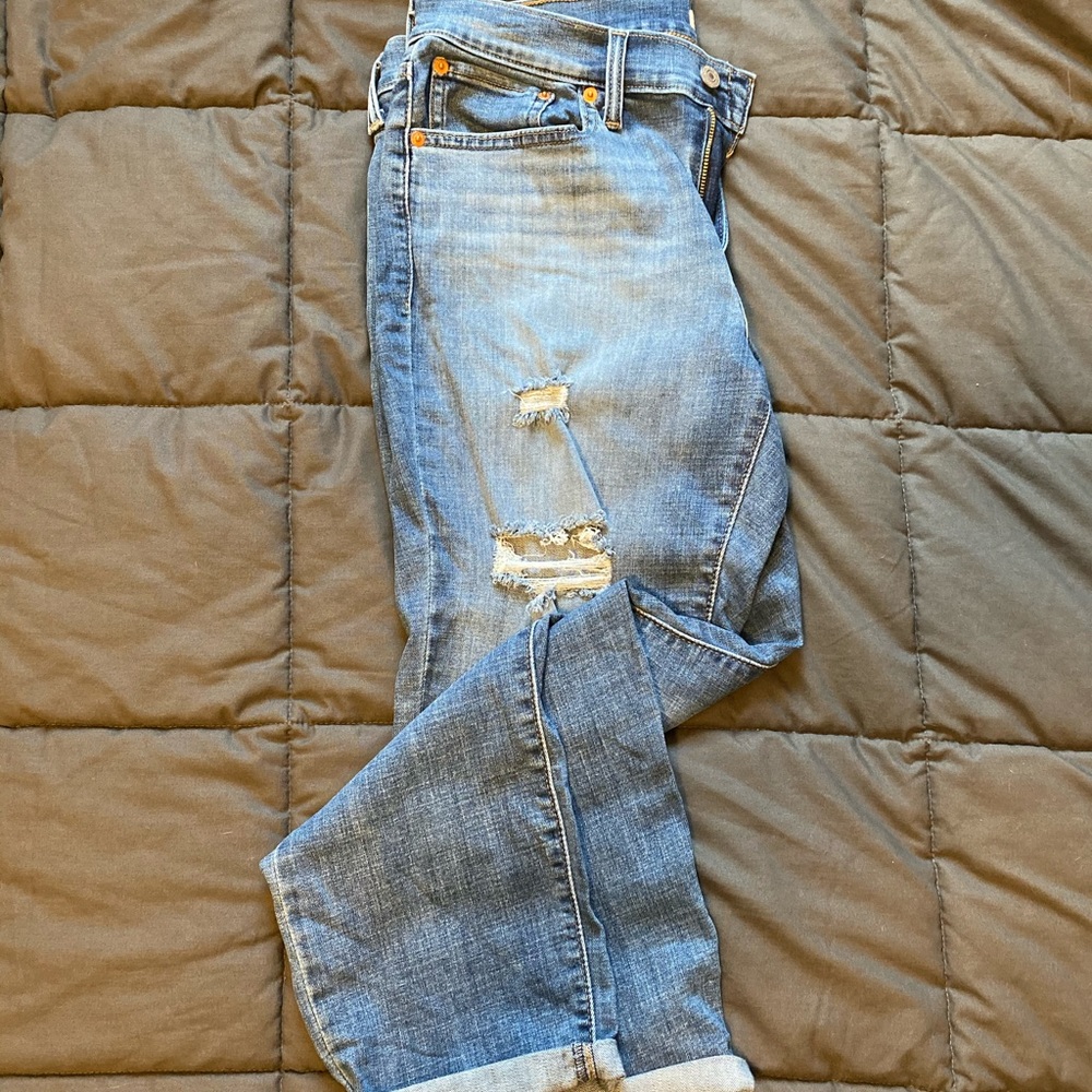 Distressed Boyfriend Levi’s